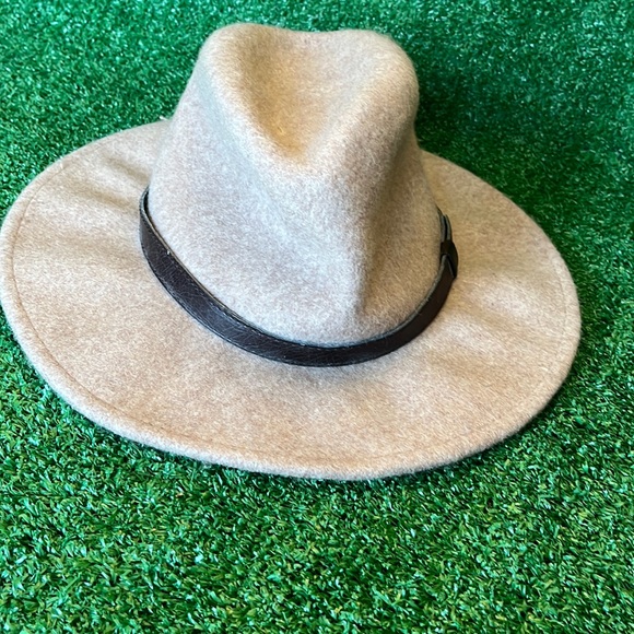 Stradivarious 100% wool tan/beige Fedora hat - Picture 2 of 4